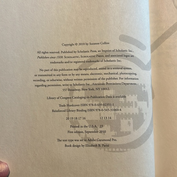 Hunger Games Book Set 1 2 3 4 Book Hardcover Fiction - Picture 15 of 17